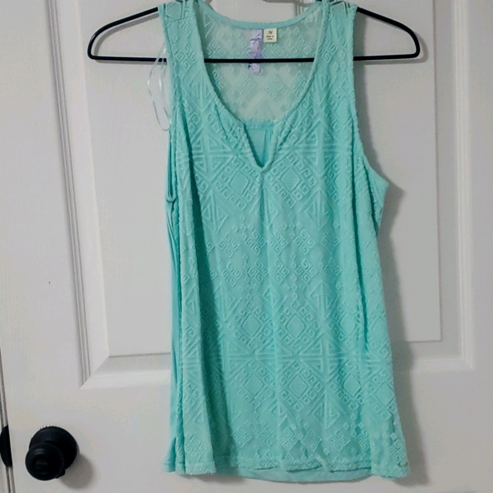 Lace sleeveless blouse